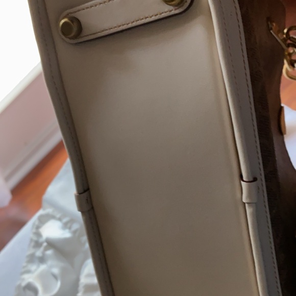 Coach hand bag - Picture 10 of 13